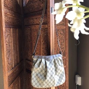 Vintage Rare Gucci GG crossbody/strap Bag